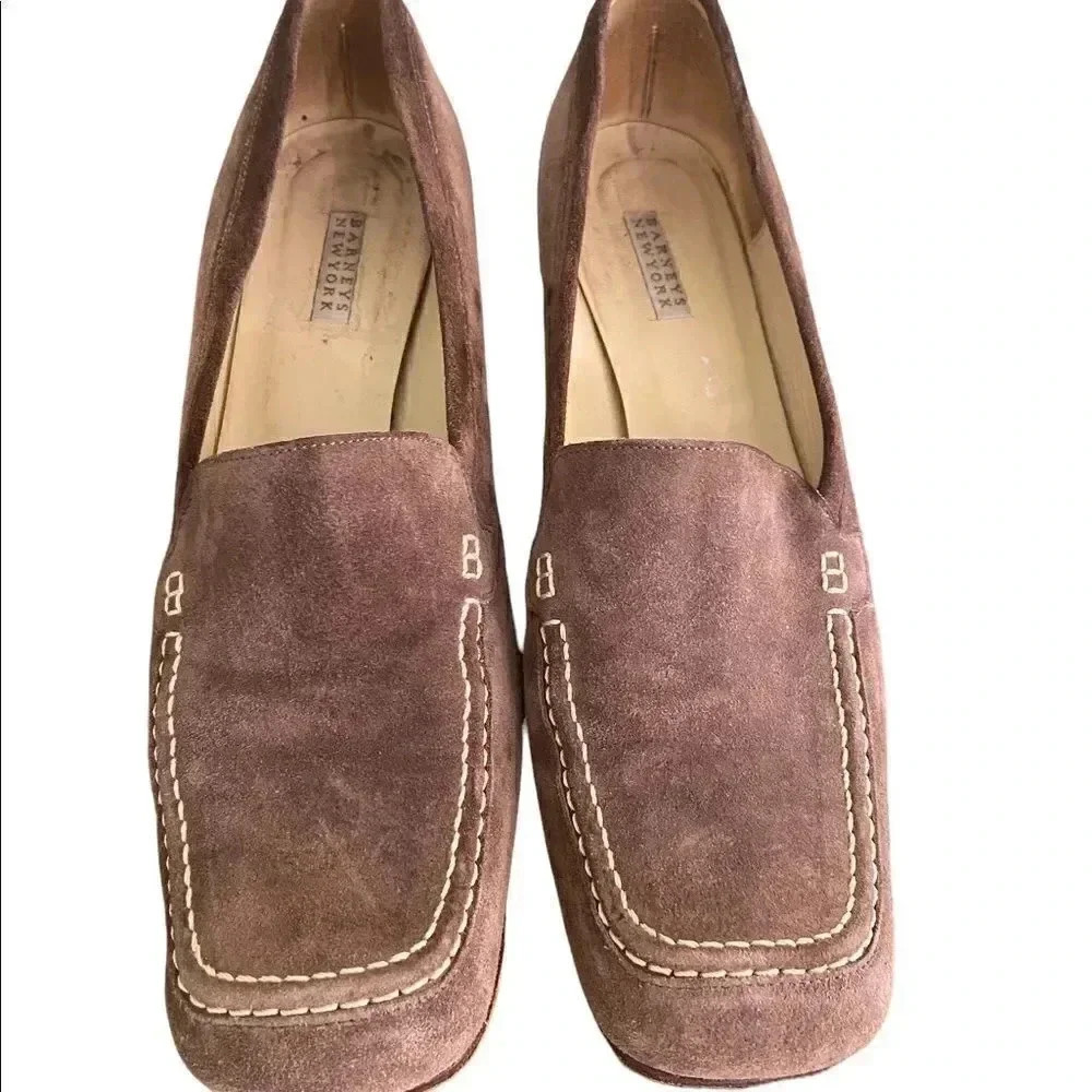 Vintage Barney’s New York suede square toe shoe 1.5” heel GUC